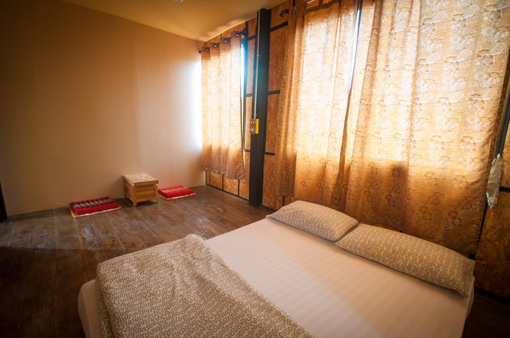 Baantung Homestay ムックダーハーン エクステリア 写真