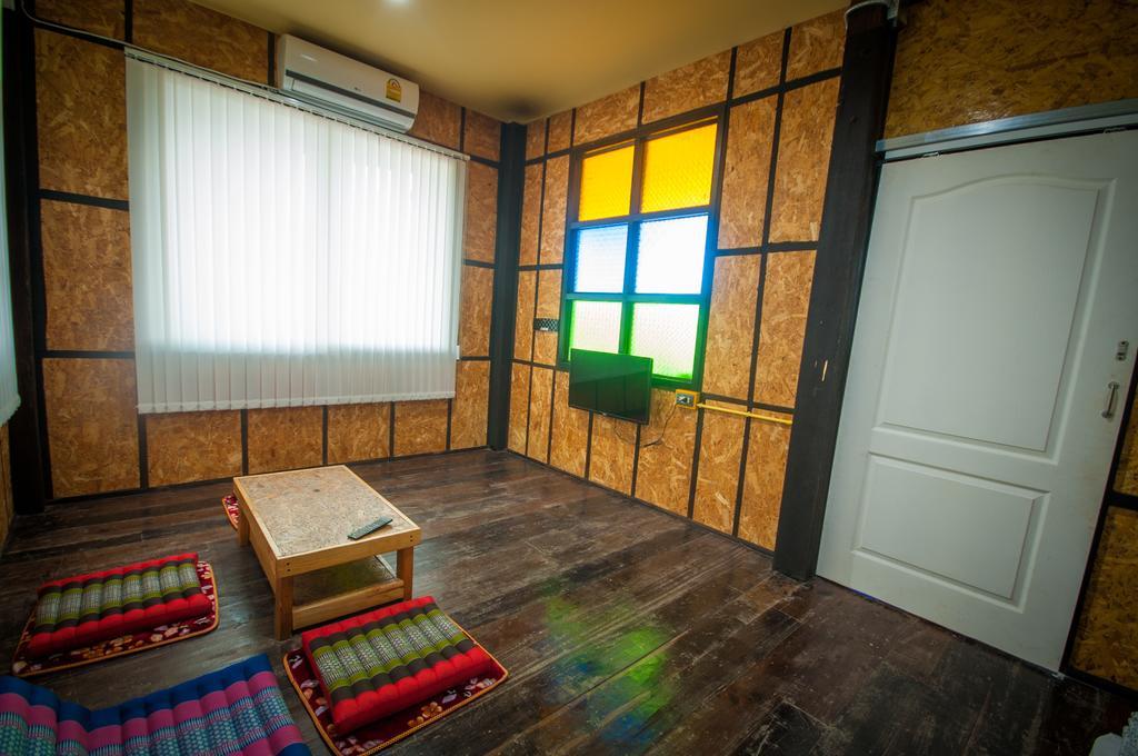 Baantung Homestay ムックダーハーン エクステリア 写真