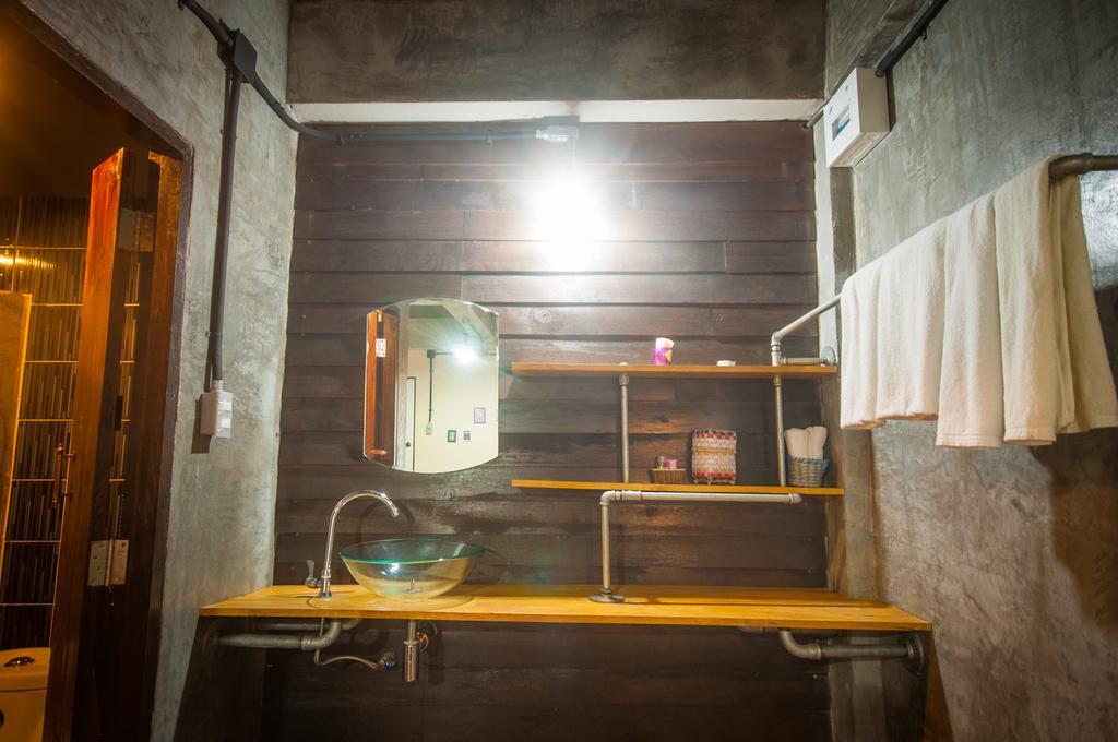 Baantung Homestay ムックダーハーン エクステリア 写真