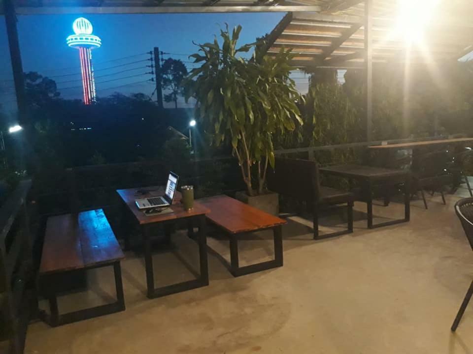 Baantung Homestay ムックダーハーン エクステリア 写真