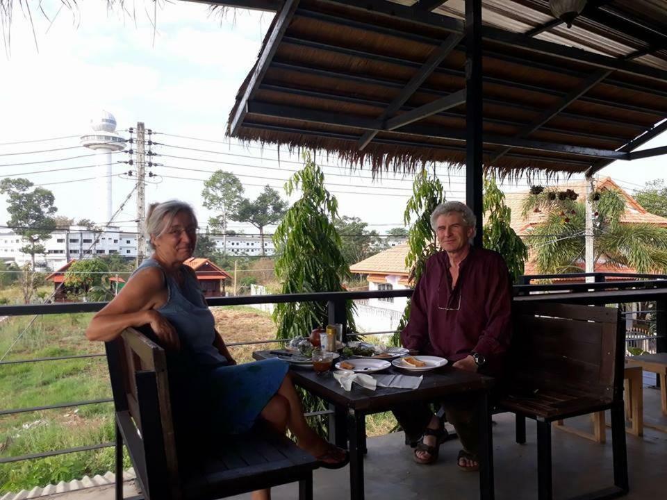 Baantung Homestay ムックダーハーン エクステリア 写真