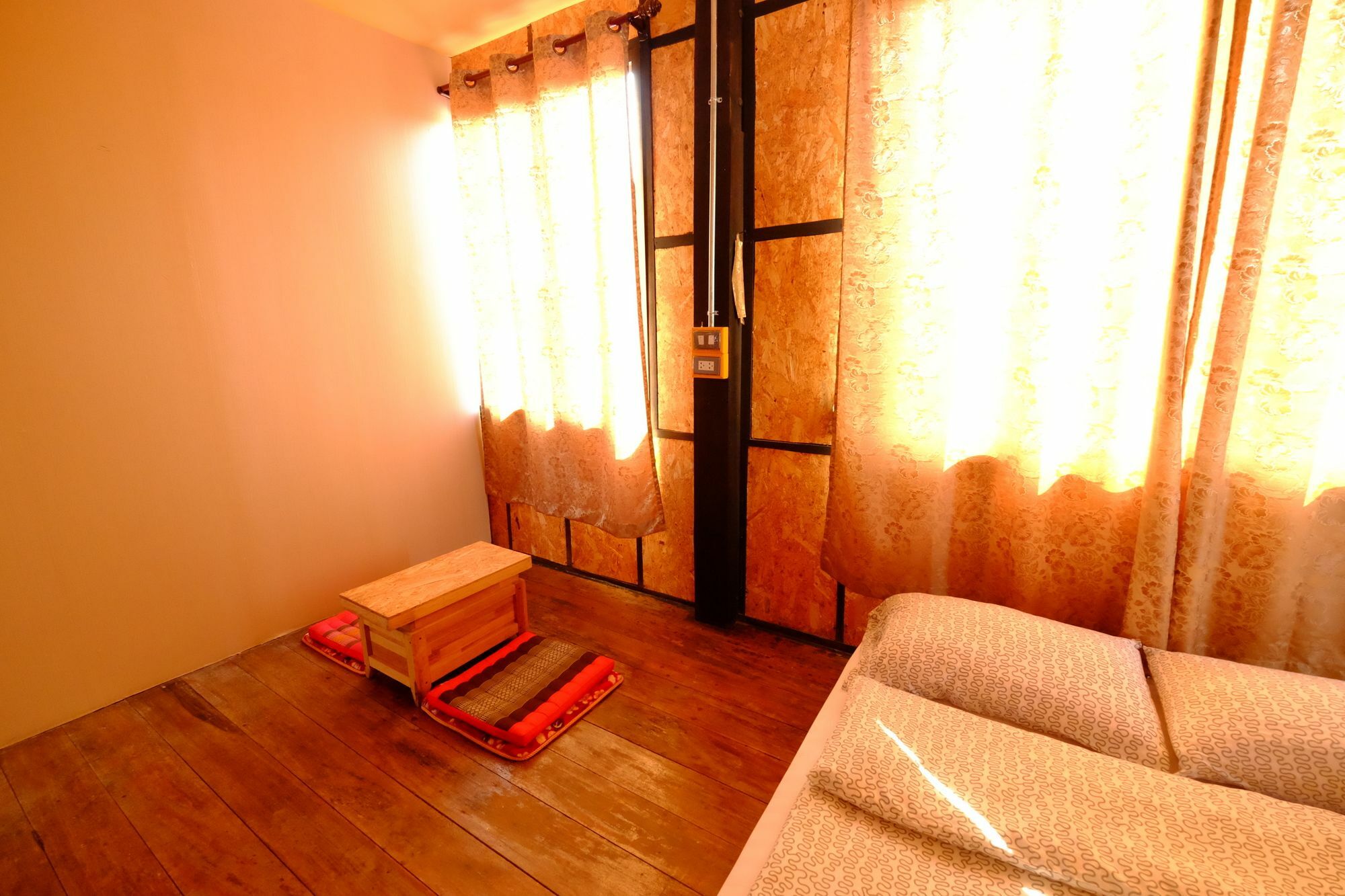 Baantung Homestay ムックダーハーン エクステリア 写真